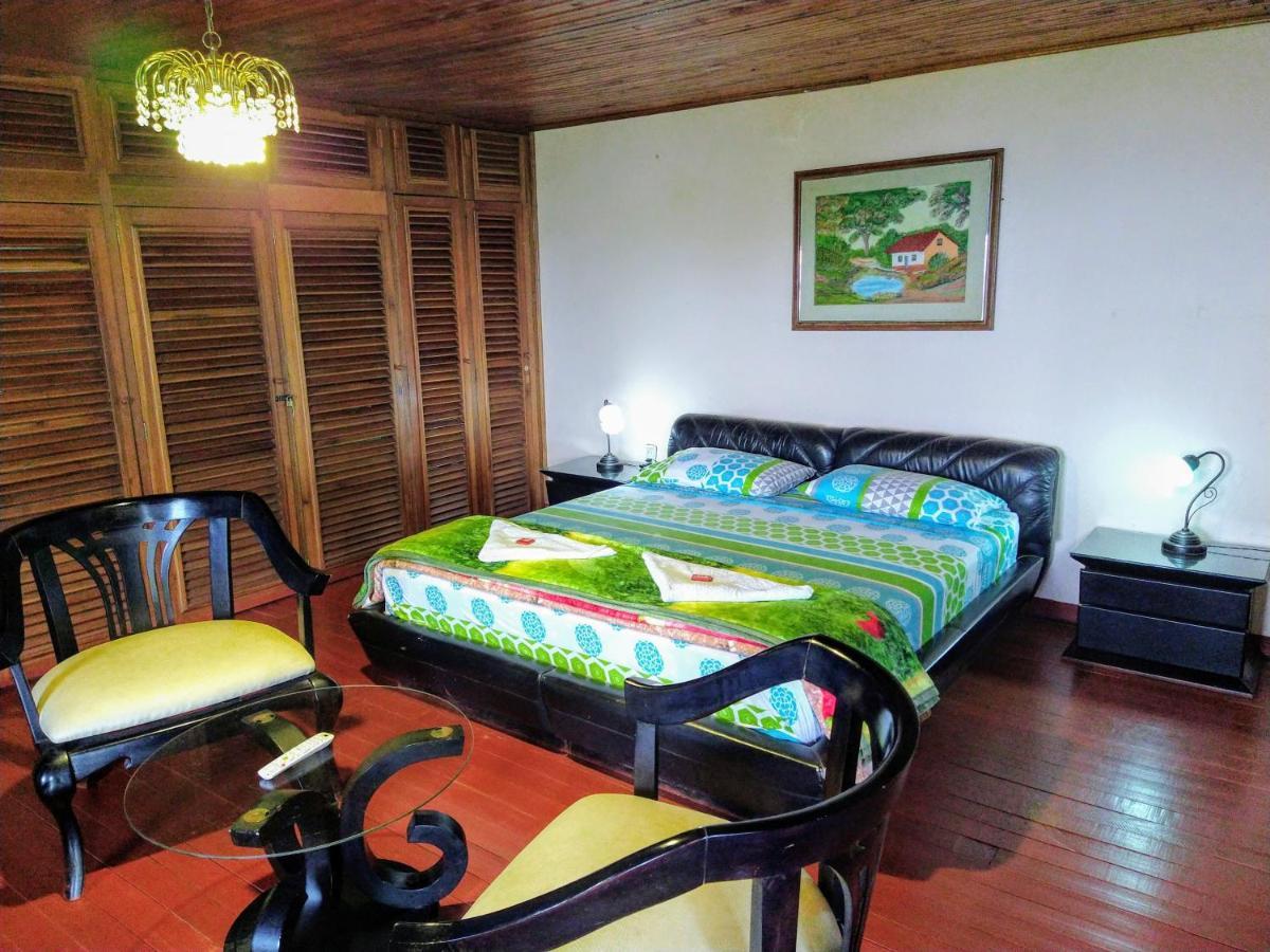 Finca Turistica Los Rosales Pereira Exterior photo